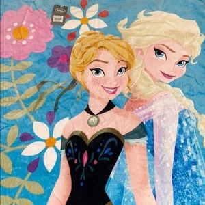 Disney Beach Towel (Ana & Elsa)
